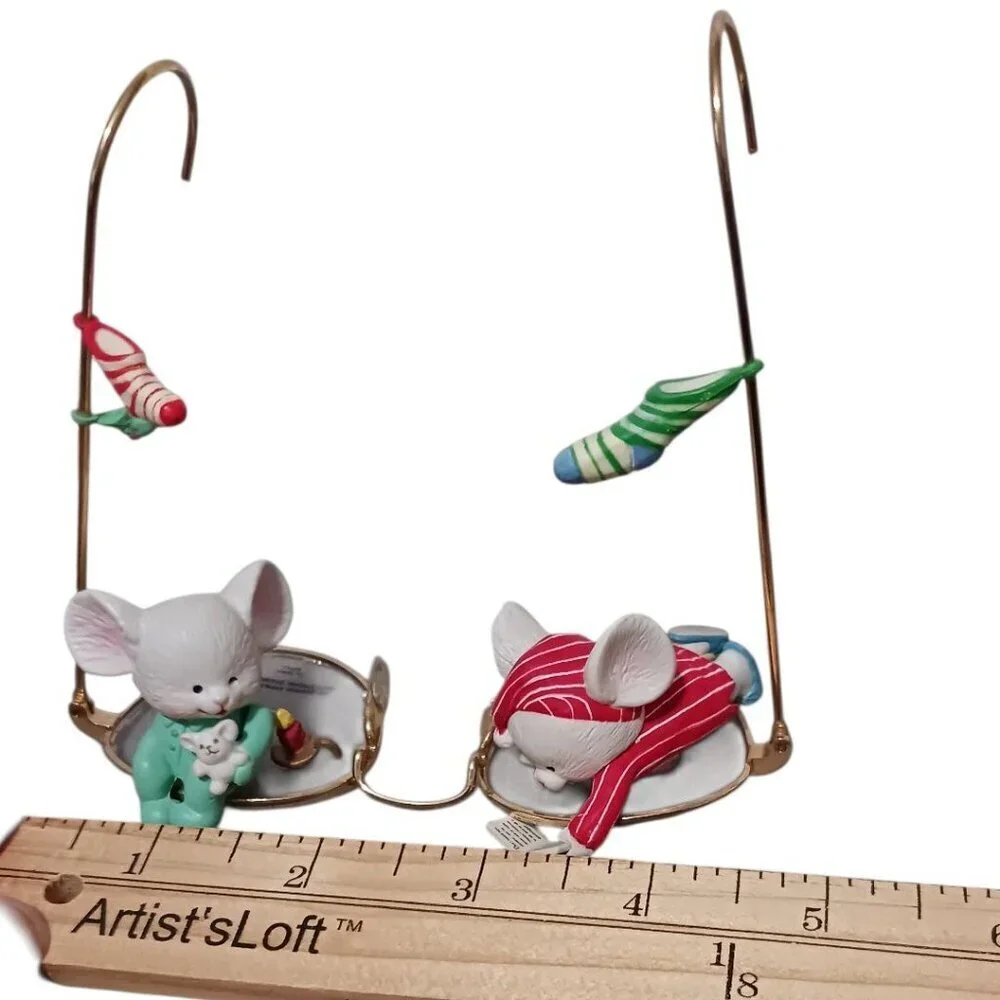 Enesco Vtg christmas Eyeglasses Ornament W/Adorable Mouse Figurines